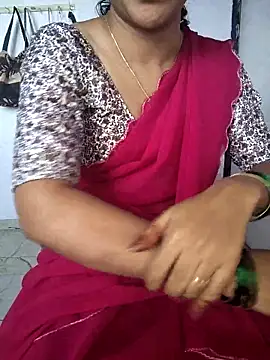 lovelygirl4567 online show from December 19, 2025, 5:25 am