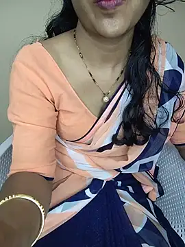 Snapshot of lovelygirl4567 chatting on August 5, 2026, 4:04 am lovelygirl4567 online show from August 5, 2026, 4:04 am