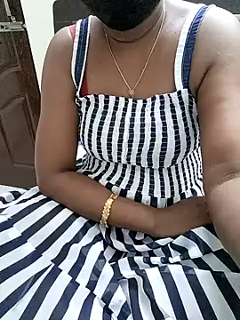 Snapshot of Tamil_Vishalini chatting on December 30, 2024, 4:40 pm Tamil Vishalini online show from December 30, 2024, 4:40 pm