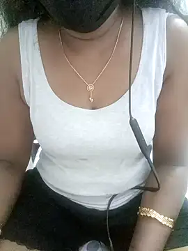 Snapshot of Tamil_Vishalini chatting on February 5, 2025, 12:31 am Tamil Vishalini online show from February 5, 2025, 12:31 am