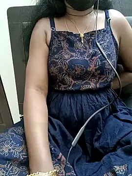 Snapshot of Tamil_Vishalini chatting on March 6, 2025, 6:16 pm Tamil Vishalini online show from March 6, 2025, 6:16 pm