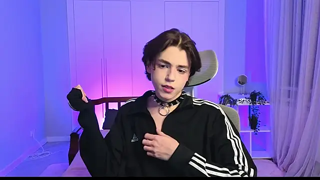 b0y fantasy online show from January 6, 2025, 6:52 pm