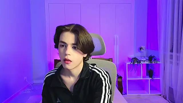 b0y fantasy online show from January 11, 2025, 6:33 pm