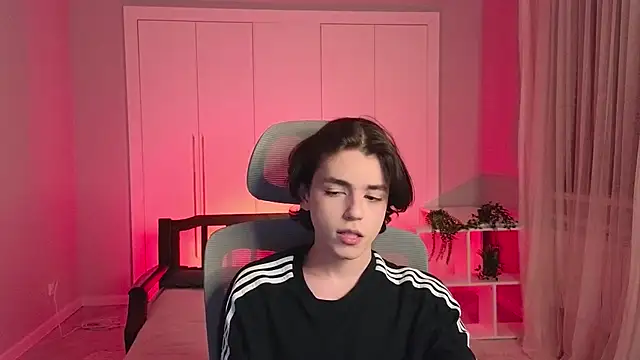 b0y fantasy online show from January 20, 2025, 7:57 pm