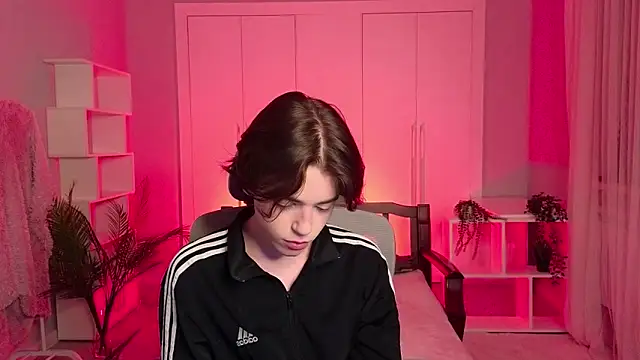 b0y fantasy online show from February 3, 2025, 5:24 pm