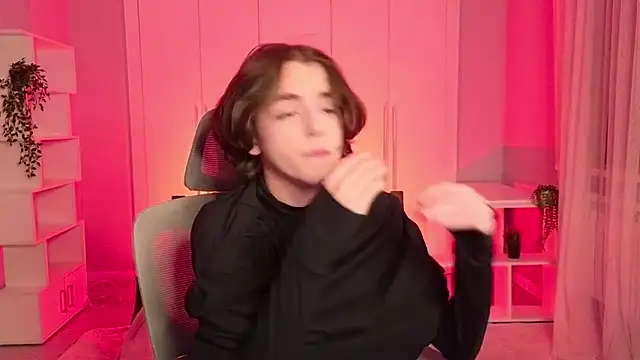 b0y fantasy online show from February 5, 2025, 5:53 pm