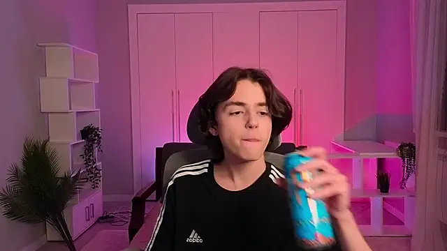 b0y fantasy online show from February 6, 2025, 6:02 pm