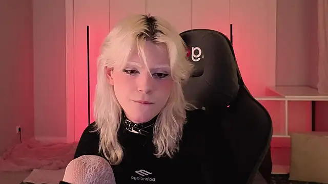 b0y fantasy online show from April 11, 2026, 6:45 pm