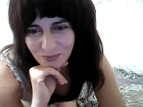 Snapshot of Amalia_Cori chatting on January 25, 2025, 9:35 pm Amalia Cori online show from January 25, 2025, 9:35 pm