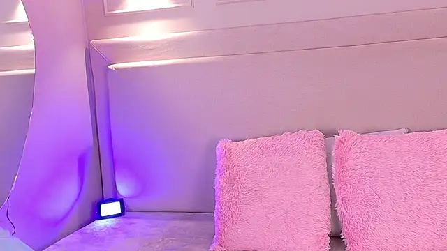 NickyBelmonth online show from September 11, 2025, 12:05 pm