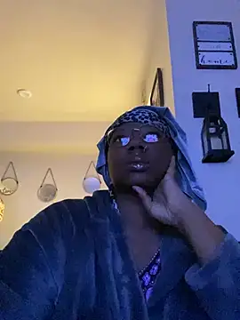 DamnBubbles online show from March 17, 2025, 11:43 pm