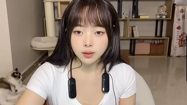 Snapshot of Chenjing0 chatting on October 10, 2025, 2:21 am Chenjing0 online show from October 10, 2025, 2:21 am