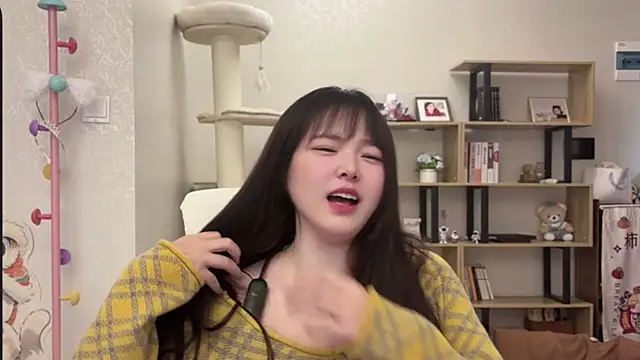 Chenjing0 online show from December 2, 2025, 4:07 am