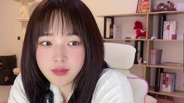 Chenjing0 online show from March 24, 2026, 12:32 pm