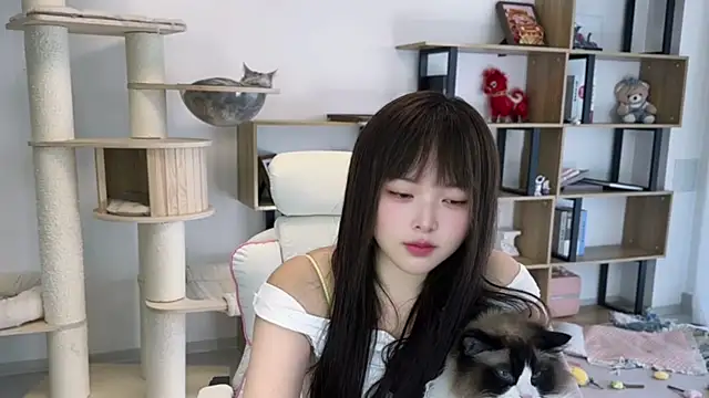 Chenjing0 online show from May 5, 2026, 7:27 am
