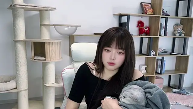 Chenjing0 online show from May 6, 2026, 7:35 am