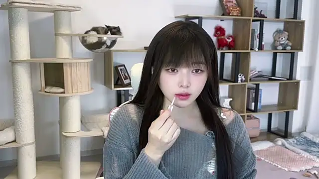 Chenjing0 online show from May 9, 2026, 12:10 pm