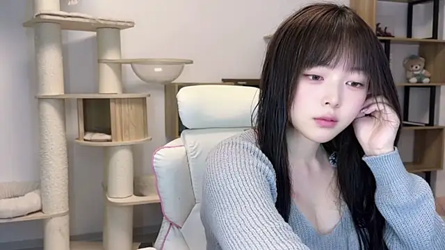 Chenjing0 online show from May 11, 2026, 12:11 pm