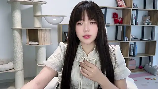 Chenjing0 online show from May 13, 2026, 7:39 am