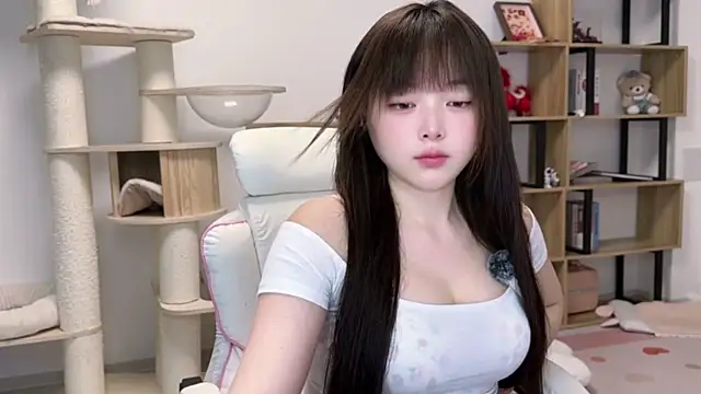 Chenjing0 online show from May 20, 2026, 12:11 pm