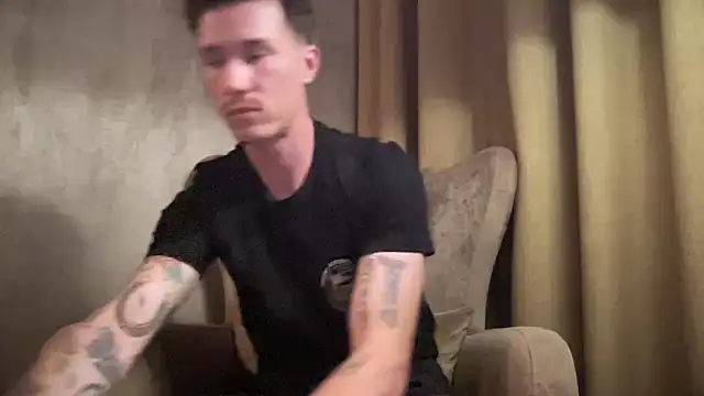 Snapshot of long_1313 chatting on October 20, 2025, 4:51 pm long 1313 online show from October 20, 2025, 4:51 pm