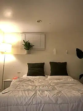 Yemmybees online show from January 14, 2025, 10:34 pm
