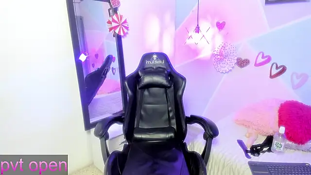 katy handerson online show from March 5, 2025, 10:32 pm