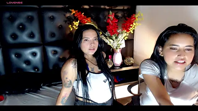 Snapshot of Carolaine01 chatting on January 11, 2025, 11:35 pm Carolaine01 online show from January 11, 2025, 11:35 pm