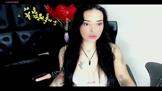 Snapshot of Carolaine01 chatting on February 17, 2025, 10:03 pm Carolaine01 online show from February 17, 2025, 10:03 pm