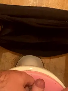 Snapshot of balint35 chatting on November 8, 2025, 5:34 pm balint35 online show from November 8, 2025, 5:34 pm