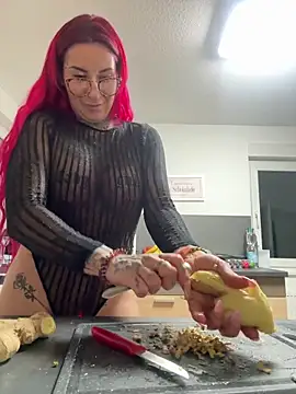 Mia-Fuchs online show from February 24, 2026, 7:56 pm