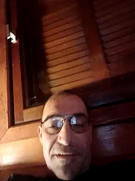 javierpasteur69 online show from November 17, 2025, 4:57 pm