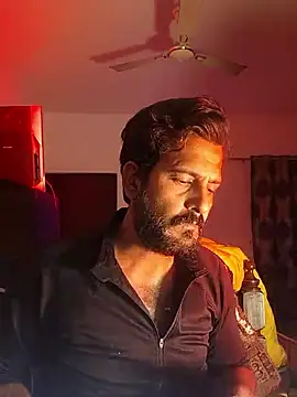 MAGNETICDADDY8 online show from December 18, 2025, 5:19 pm