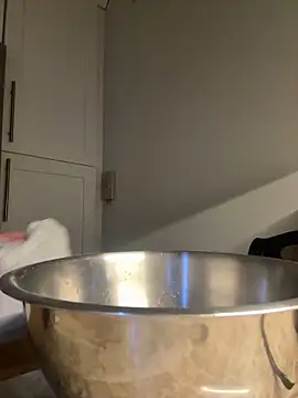 Snapshot of stormyyywinter chatting on January 11, 2025, 4:59 am stormyyywinter online show from January 11, 2025, 4:59 am