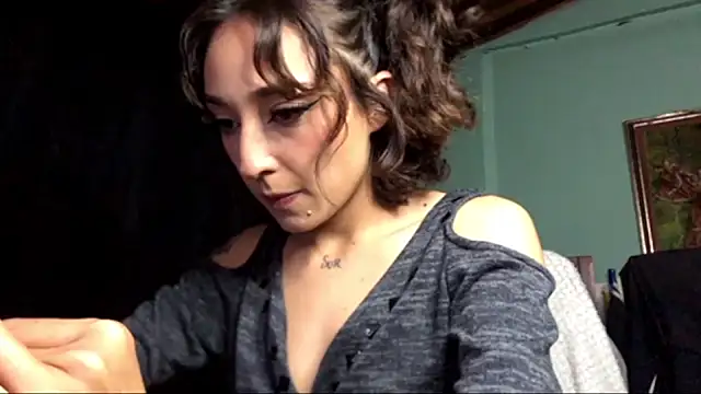 Snapshot of NickiYoung chatting on January 30, 2025, 7:29 am NickiYoung online show from January 30, 2025, 7:29 am