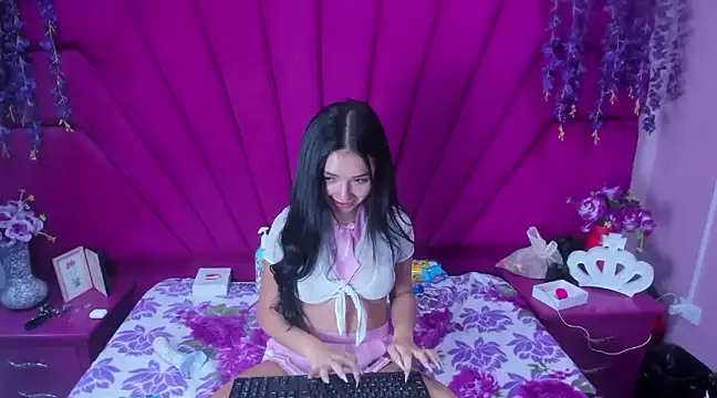 Sweets Violeta18 online show from January 16, 2025, 6:14 am