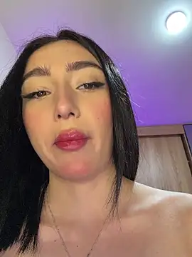 Snapshot of Maddy_Jones chatting on April 15, 2026, 1:56 am Maddy Jones online show from April 15, 2026, 1:56 am