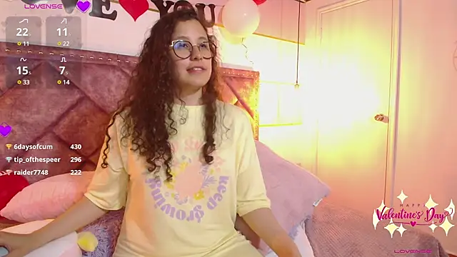 Snapshot of Charlotte__Miller chatting on February 16, 2025, 5:04 am Charlotte  Miller online show from February 16, 2025, 5:04 am