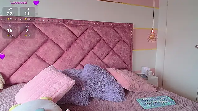 Snapshot of Charlotte__Miller chatting on February 26, 2025, 12:47 pm Charlotte  Miller online show from February 26, 2025, 12:47 pm