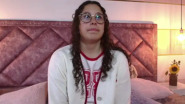 Snapshot of Charlotte__Miller chatting on March 14, 2025, 12:07 pm Charlotte  Miller online show from March 14, 2025, 12:07 pm