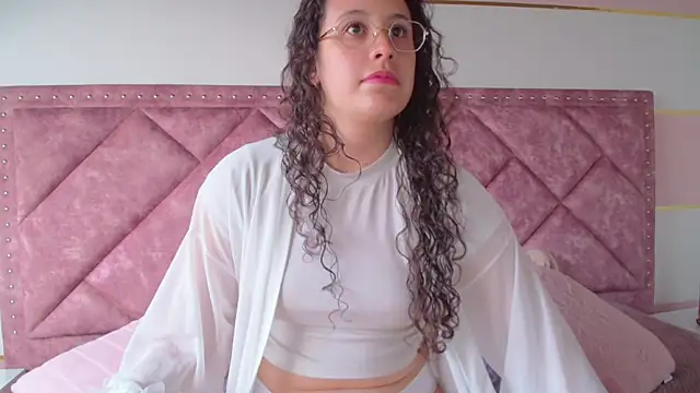 Snapshot of Charlotte__Miller chatting on March 20, 2025, 12:00 pm Charlotte  Miller online show from March 20, 2025, 12:00 pm
