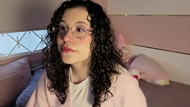 Snapshot of Charlotte__Miller chatting on September 30, 2025, 12:10 pm Charlotte  Miller online show from September 30, 2025, 12:10 pm