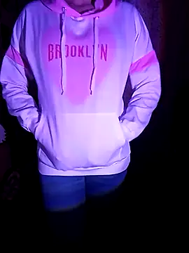 Angelnirvanaa online show from January 13, 2026, 4:56 pm