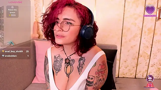 catalehia moonlight online show from March 5, 2025, 7:49 pm
