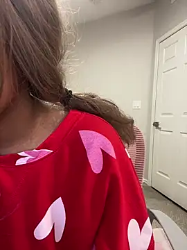 AwkwardJasminee online show from December 18, 2025, 9:48 am