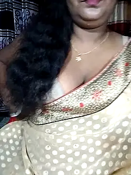 Snapshot of YERY_HOT chatting on October 23, 2025, 5:23 pm YERY HOT online show from October 23, 2025, 5:23 pm