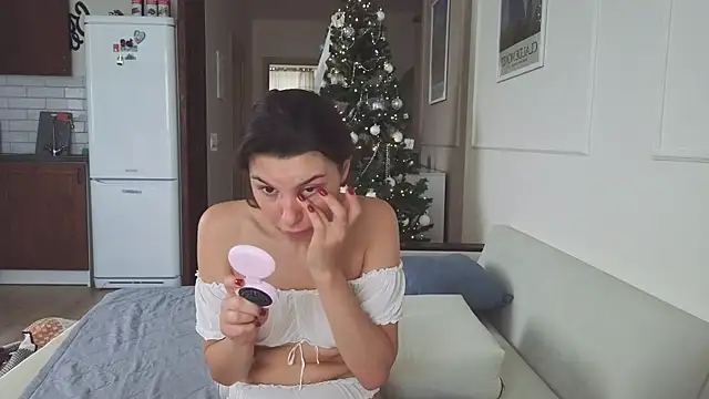 KristineEsme online show from December 22, 2025, 5:15 am