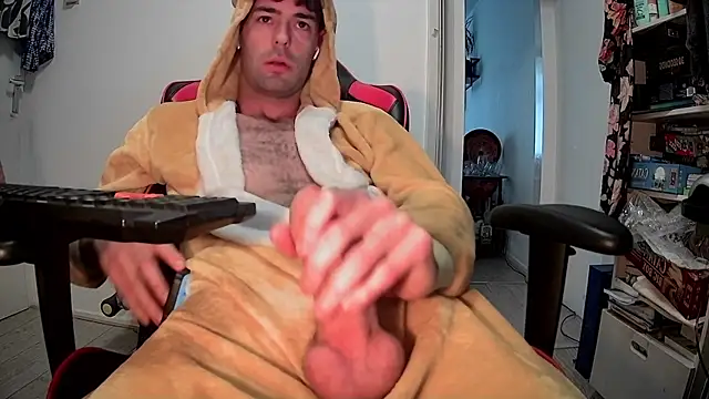 onesieboyx online show from October 14, 2025, 2:18 pm