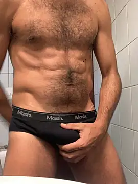 JoaoLenhador online show from February 16, 2025, 3:05 pm