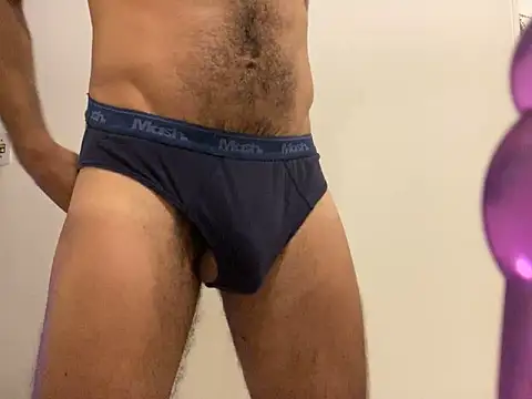 JoaoLenhador online show from February 17, 2025, 10:36 pm